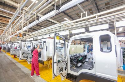 四川江淮建廠5周年首臺新能源輕卡下線，向著西南輕卡第一品牌邁進